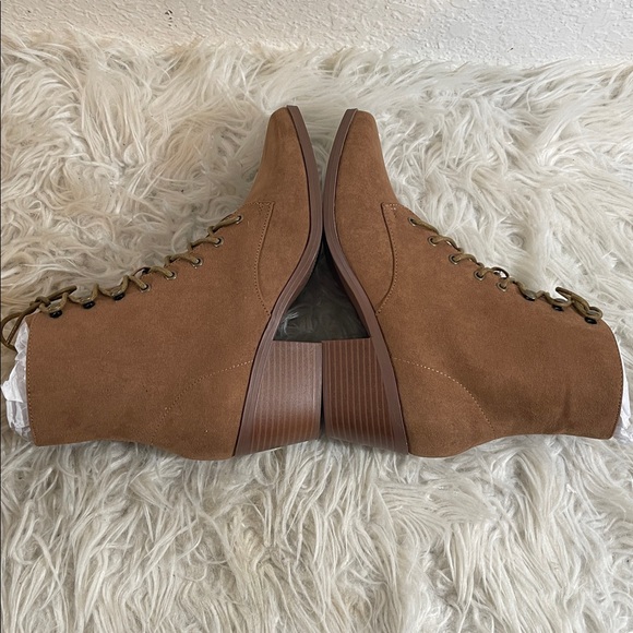 LULUS Montie Brown Suede Lace-Up Ankle Boots Booties 
Size 6 NEW - Picture 9 of 14